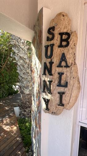 Φωτογραφία από το άλμπουμ του Sunny Bali Cottage σε Mossel Bay