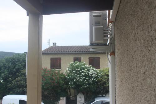 Budova, kde se vila nachází