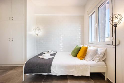 Spacious Gazi Studio l Balcony l Walk to Acropolis