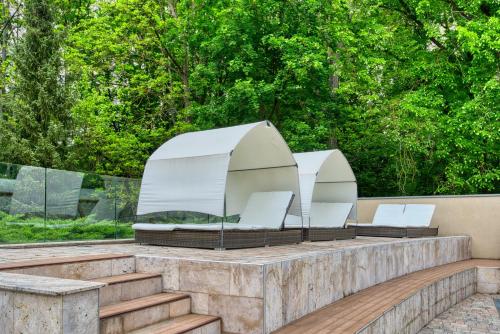 Főnix Wellness Resortにある庭