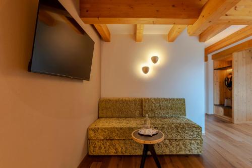 TV a/nebo společenská místnost v ubytování Hotel Lagorai Resort & Spa