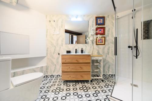 Dúplex Moderno con 2 Dormitorios, Cocina Equipada Confort y Estilo Temporal CAÑ220
