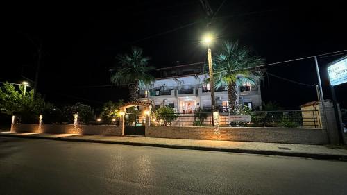 Gallery image of Tsipos Rooms in Stavros