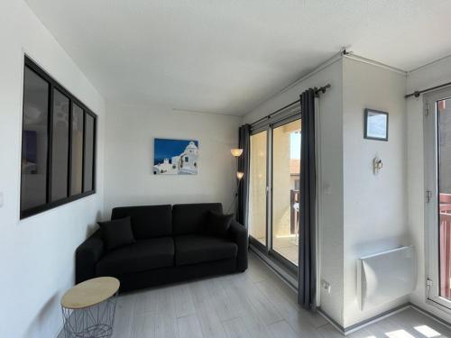 Appartement T1 à 50m du lac avec piscine, salle de jeux et parking, idéal famille/amis - FR-1-379-63