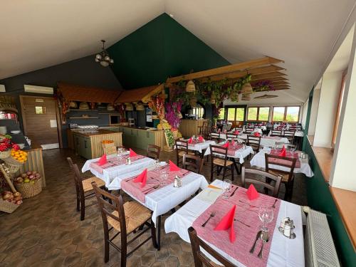 Restaurace v ubytování Angyal Borászat és Panzió