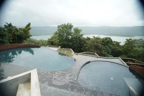 Afbeelding uit fotogalerij van Bamboo And Bricks Resort, Panshet in Welhe