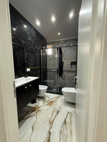 Un baño de Suite Rooms Empire