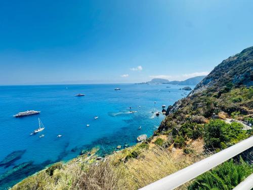 Gambar di galeri bagi Casa di Berni - Immobilevante di Isola di Gavi