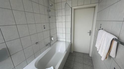 Koupelna v ubytování Hotel "Stadt Köthen"
