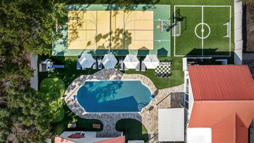 Kolam renang di atau dekat dengan 20 Guests Pool Luxe Gym Sauna Pickleball