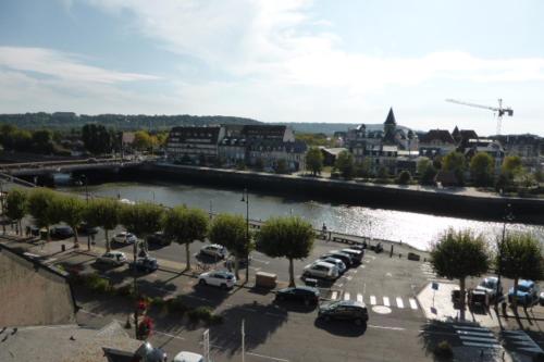 Charming apartment next to the sea in Trouville