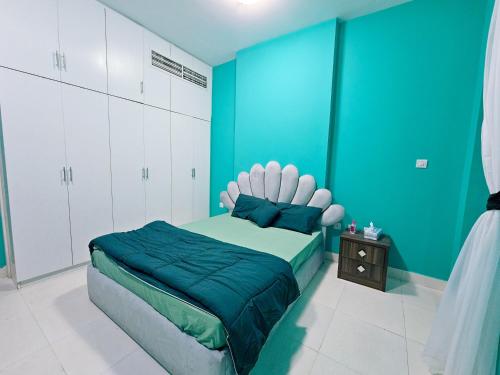 Llit o llits en una habitació de Abu Dhabi Castel