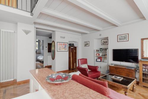 GuestHost - MM2 Sant'Agostino Apartment Milano