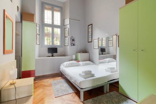 GuestHost - MM2 Sant'Agostino Apartment Milano