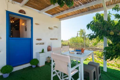 Κήπος έξω από το ANCIENT MEROPIA - ARTEMIS, Traditional House- Family, Apollonia
