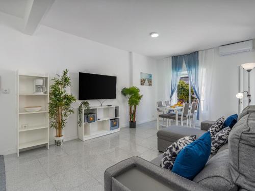 Algarsol 1bdr apartment near the beach