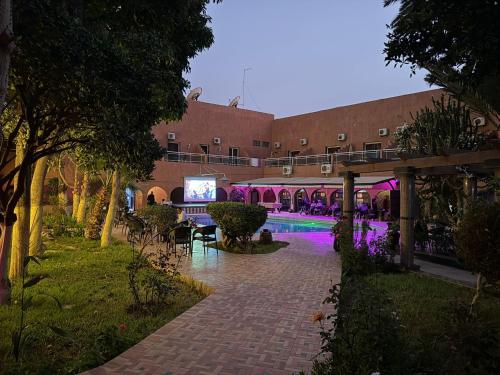 Hồ bơi trong/gần Hotel Tiznit