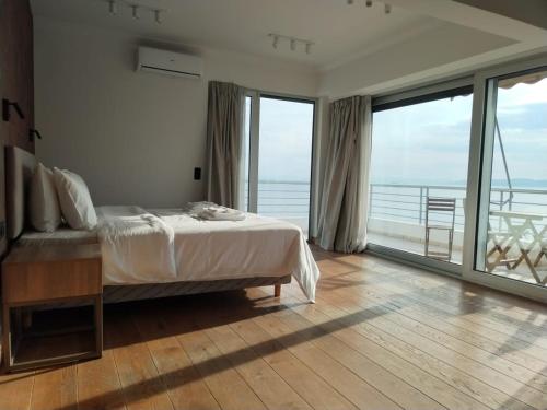Amazing Sea View Next To The Beach 2bd Apt