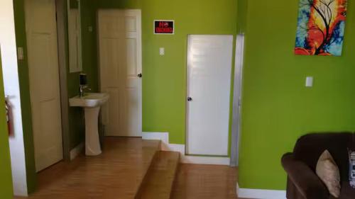 Φωτογραφία από το άλμπουμ του Le Chateau - Kiskadee Apartment σε Point Fortin