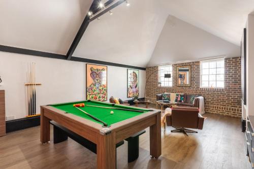 Fun Kemptown Stay with Games Close To Seafront photo 23