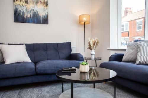 Ruang duduk di Vacant Nests The Haughton Spacious Central