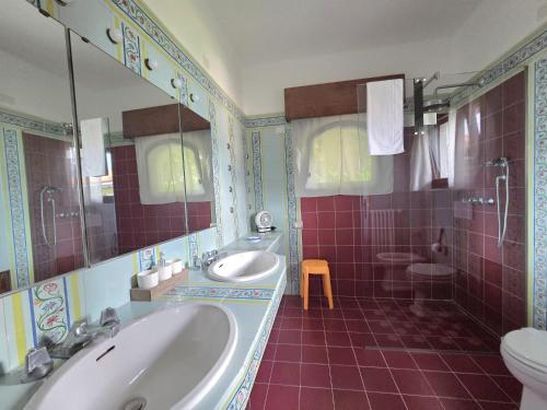 Bilik mandi di Villa Cicala