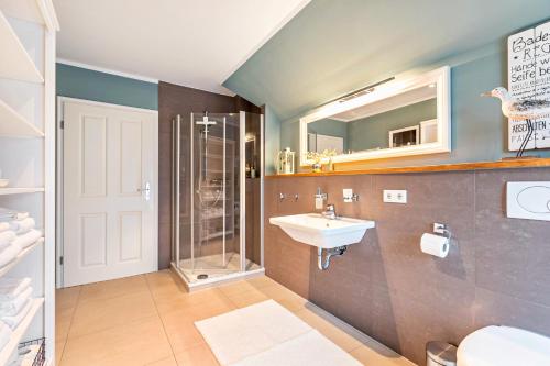 Ένα μπάνιο στο Tine und Claras Ferienhaus