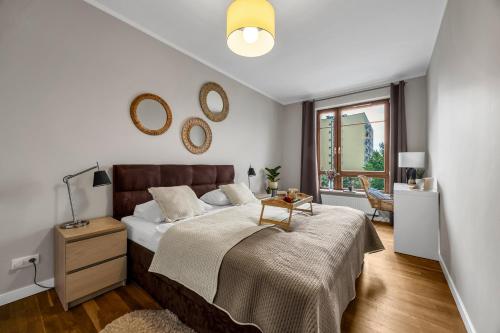 Wola Prestige Apt - Parking, Balcony - By Rentujemy