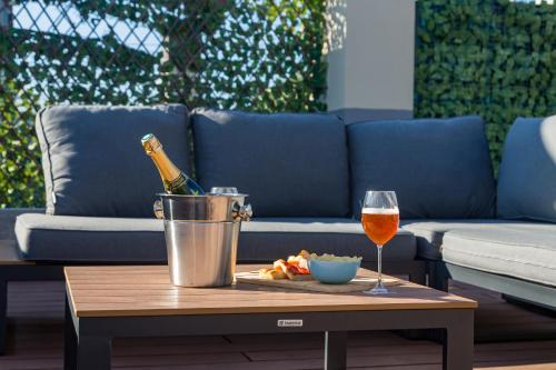 Navigli Suite Panoramica Terrazzo Free Parking AC Wifi