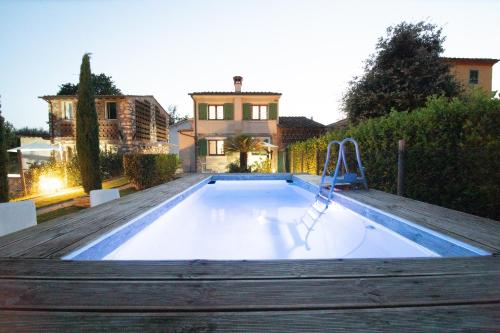Πισίνα στο ή κοντά στο Casa I Tre Cipressi with Swimming Pool