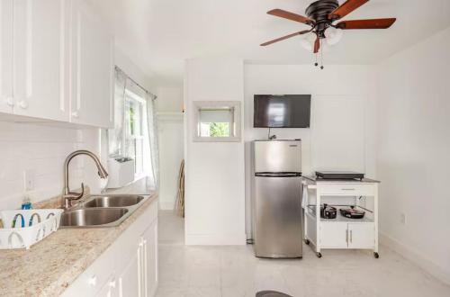 Dapur atau dapur kecil di mini apartment