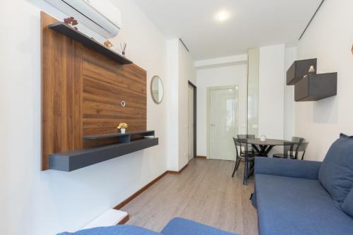 Corso Venezia Suite with double bathroom and balcony
