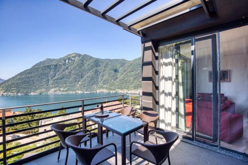 Panorama Como Lake photo 3