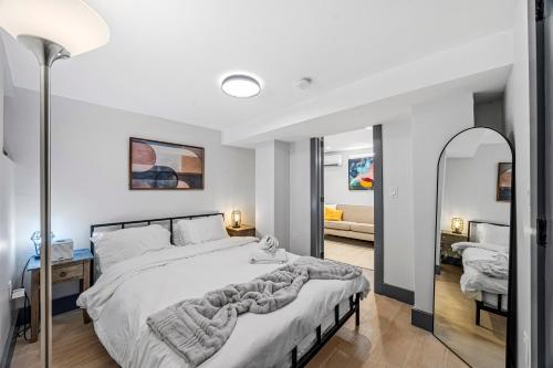 Voodi või voodid majutusasutuse luxury 2 bed 2 bath apt with free parking toas