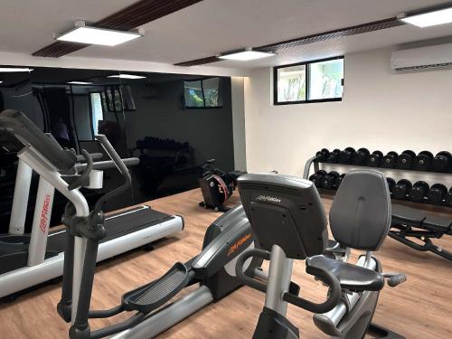Das Fitnesscenter und/oder die Fitnesseinrichtungen in der Unterkunft HS HOTSSON Hotel Tampico