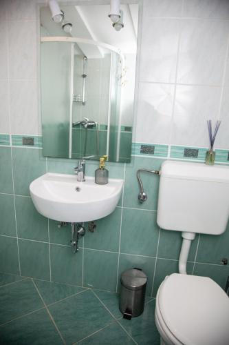Un baño de Rosa di Pirano con Terrazza