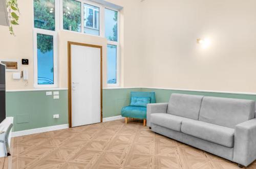 Χώρος καθιστικού στο Loft The Palm - Metro M2, Spazioso & Parcheggio