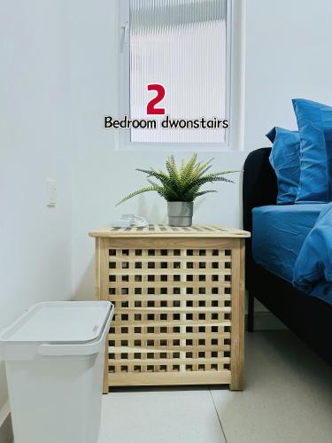 Posezení v ubytování Penang槟岛Special 1,5 Storey Semi-D In Georgetown 70 inch Smart TV