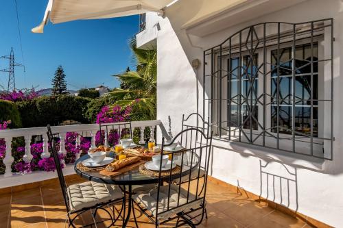 Los olivos villa with heated pool