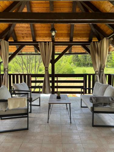 Photo de la galerie de l'établissement Rooms Lucijana, à Jezerce