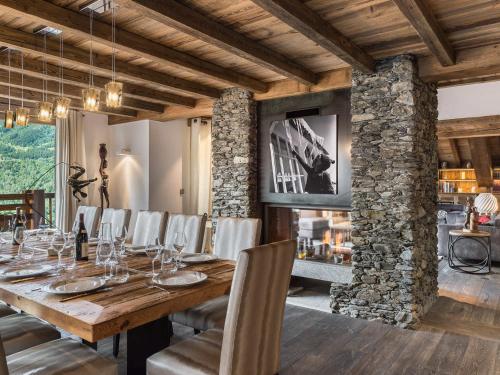 Chalet de Luxe à Méribel : Piscine, Hammam et Proximité Télésiège - FR-1-566-5