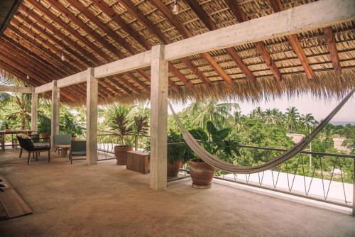 Taman di luar Casa Marisa