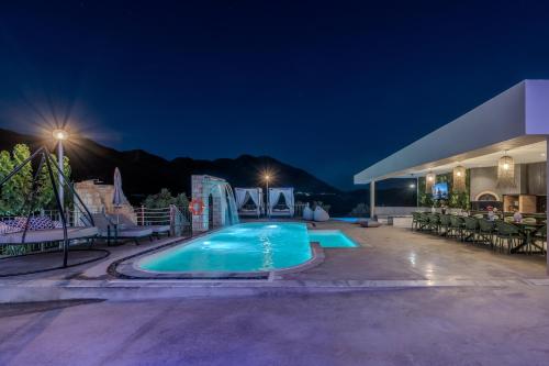 Πισίνα στο ή κοντά στο Varimpo Luxury Escape