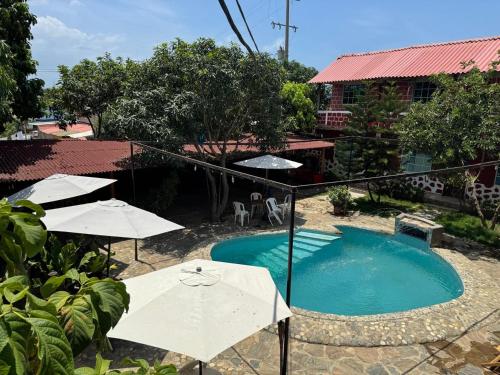 Kolam renang di atau dekat dengan La Perla Buritaka