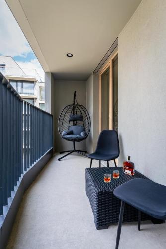 Bright Royal Elegance