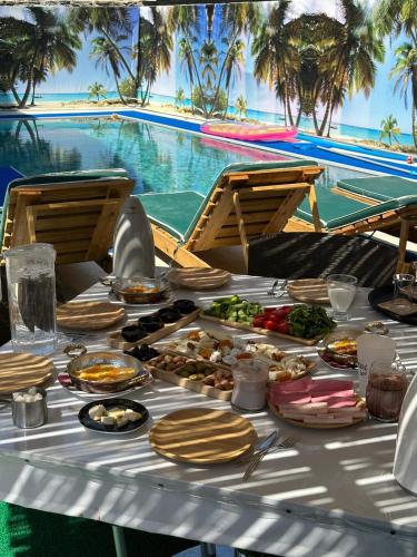 Mad på hotellet eller i nærheden