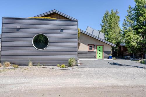 Gallery image of YCC Studio in West Yellowstone