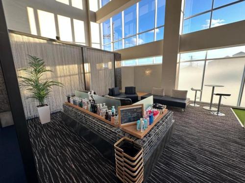 Гостиная зона в HOTEL felice Osaka Itami Airport - Vacation STAY 54198v