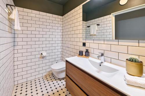 Un baño de KEX Hostel and Hotel
