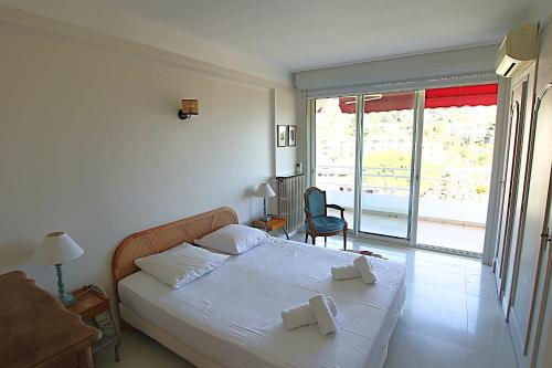 Fully equipped appartment 105 m2 clear view on the sea and californie hills